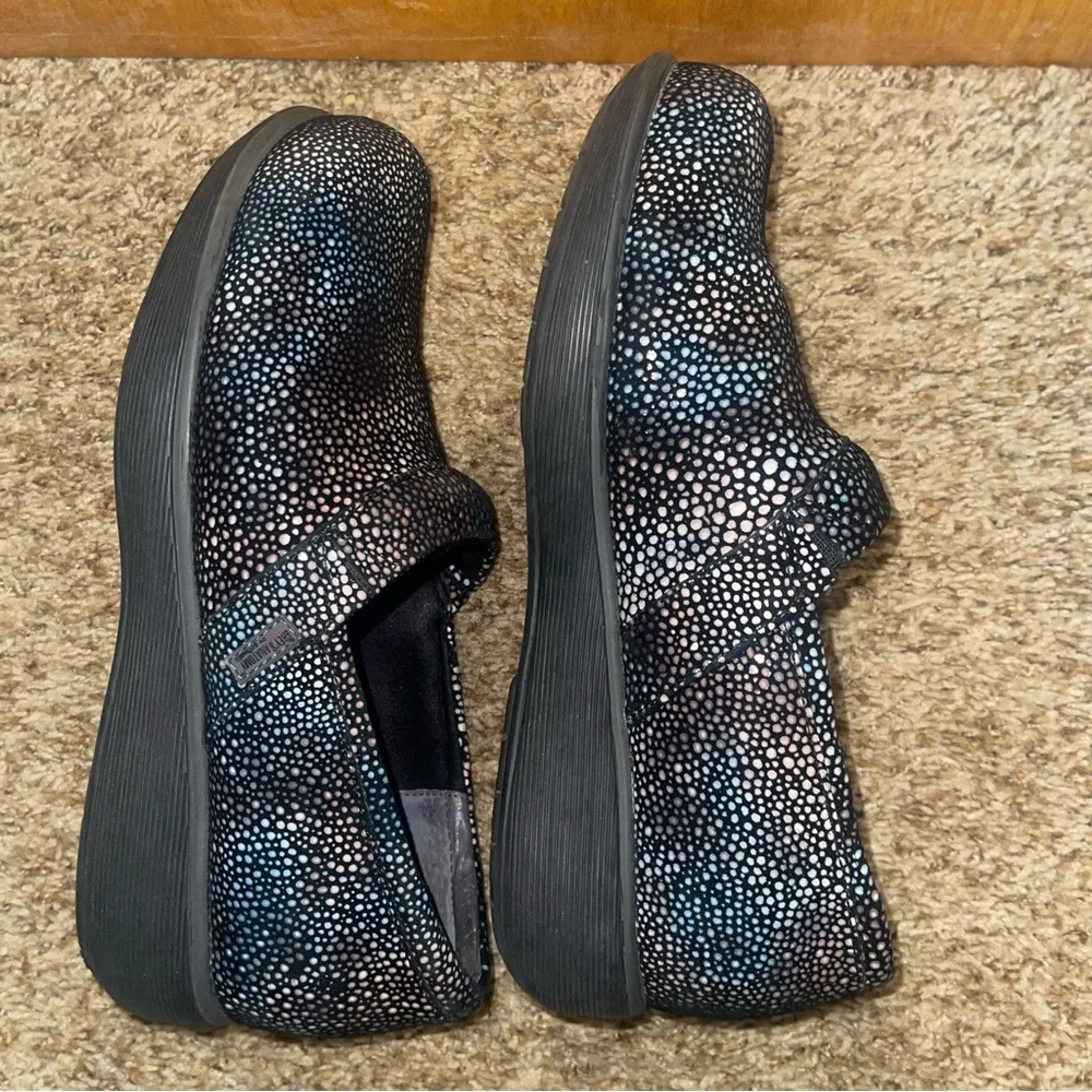 Soft Walk Greys Anatomy Meredith Comfort Slip Resistant Shoes Clogs Candy Dot 8 - Picture 6 of 9
